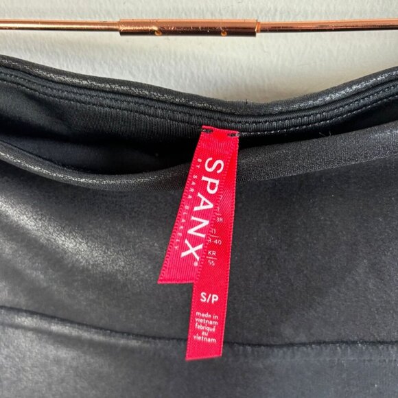 Spanx Womens Faux Leather Workout Short Black Size Small - Picture 6 of 7